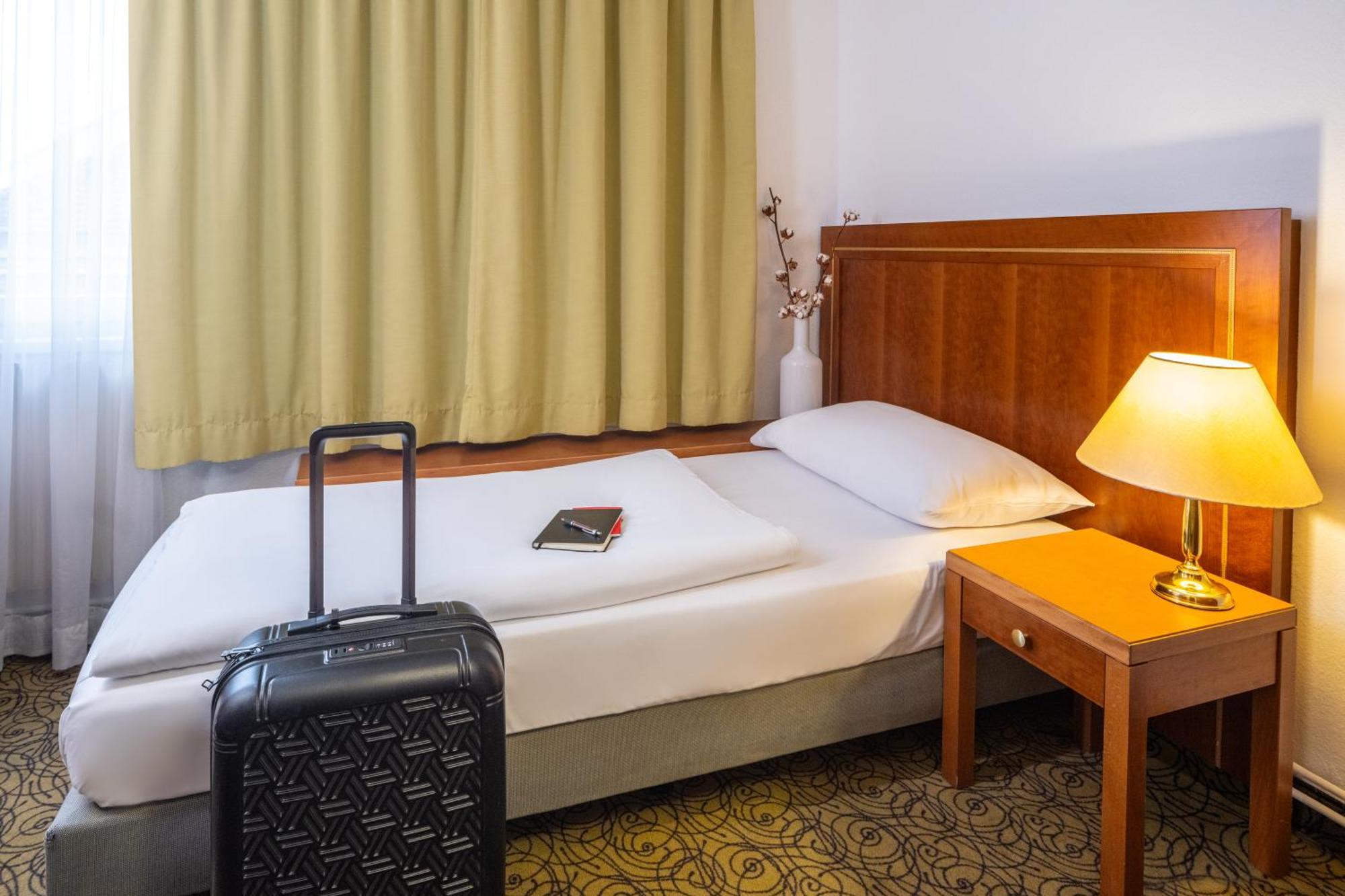 Hotel Mercure Wien Westbahnhof Esterno foto